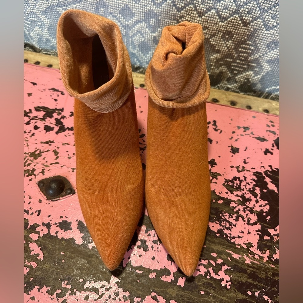 BEBO Women’s unique orange sock high heels sz 7 - Picture 7 of 9